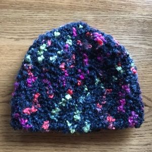 Gorgeous knit ski hat, dk gray red green magenta